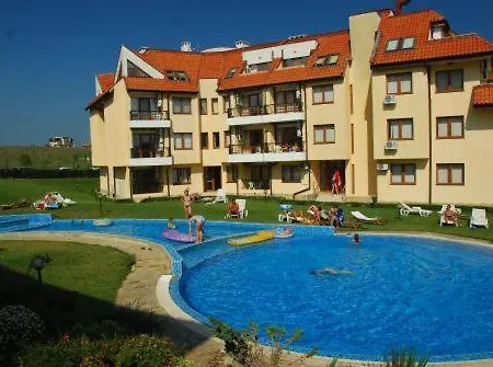 в Oasis Kamchia - най-любимото синьо アパート *